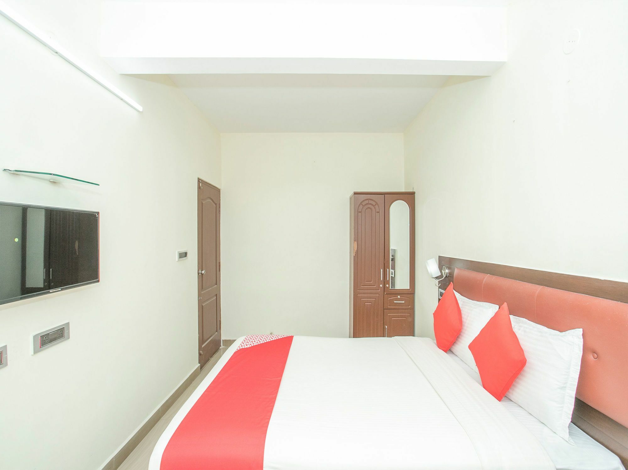 Oyo 13170 Victory Suites Bangalore Exteriör bild