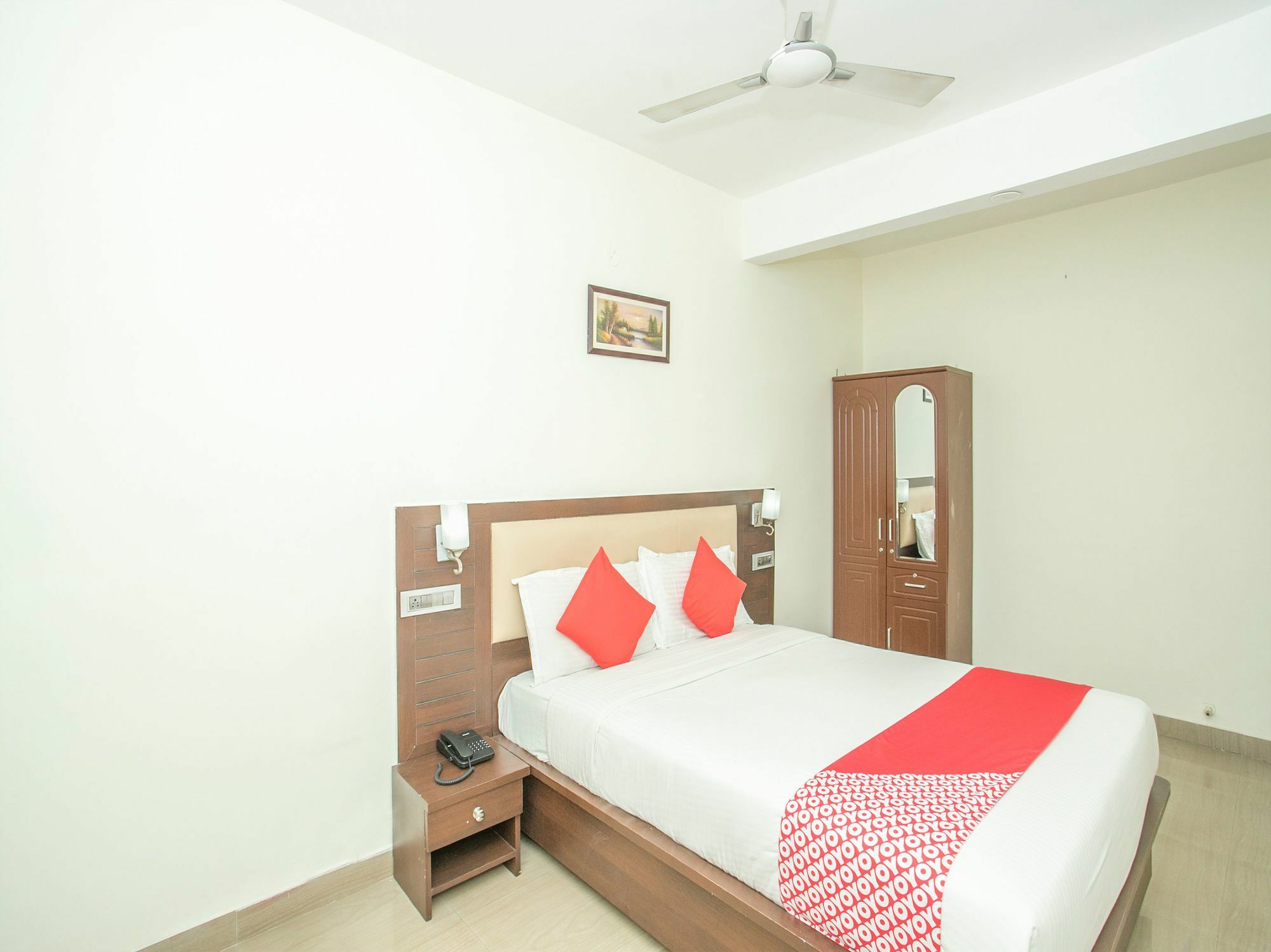 Oyo 13170 Victory Suites Bangalore Exteriör bild
