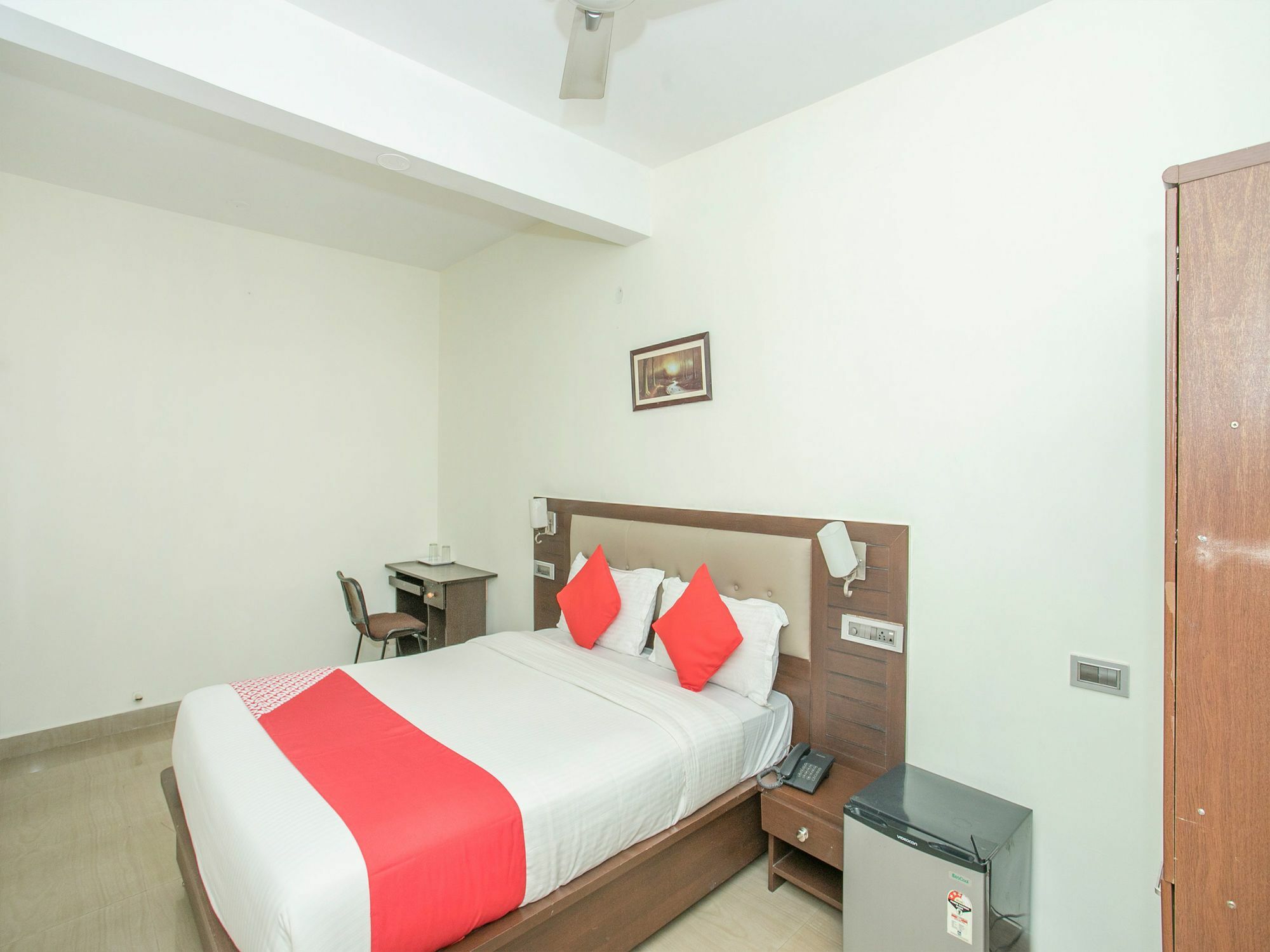 Oyo 13170 Victory Suites Bangalore Exteriör bild