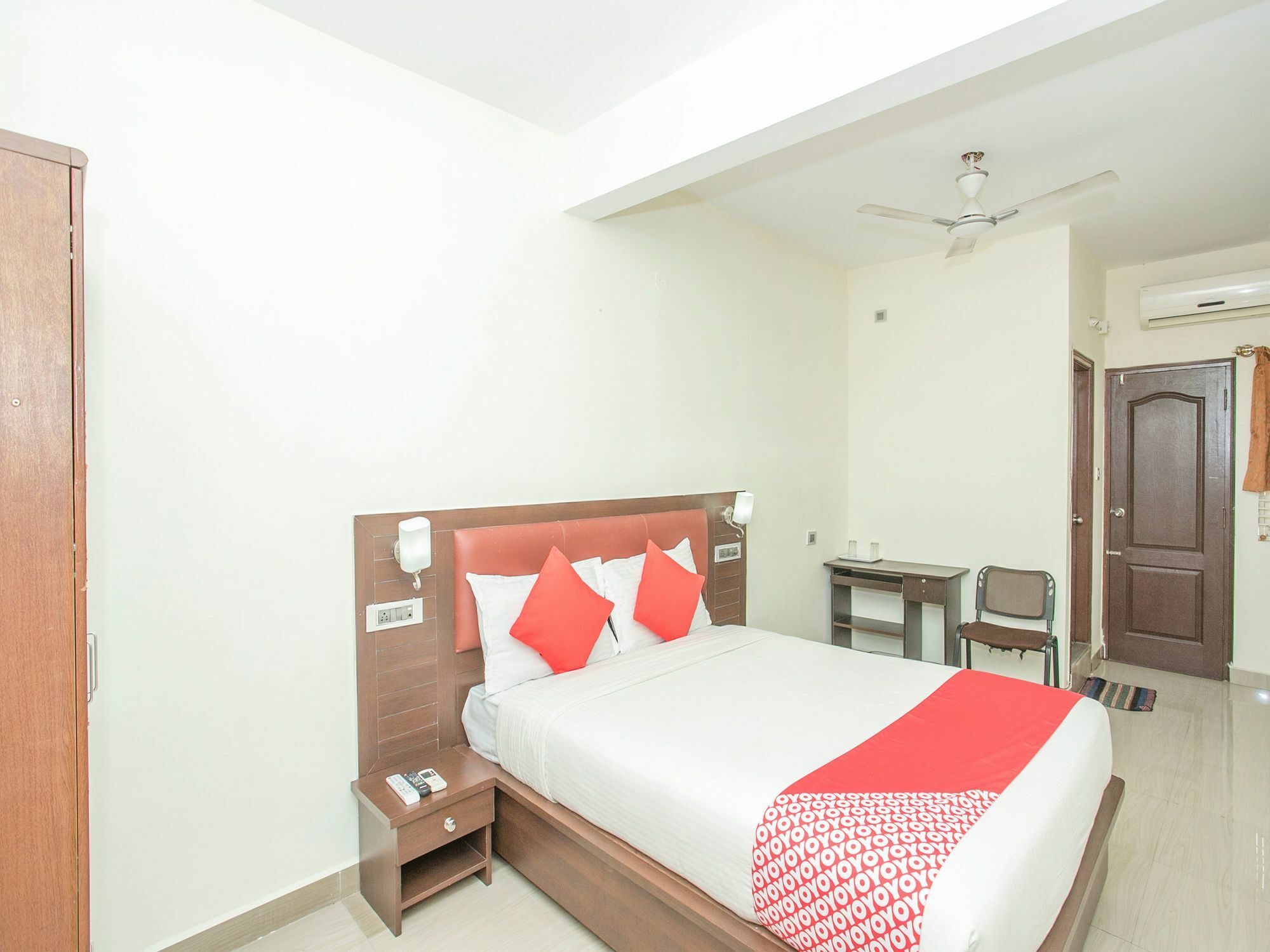 Oyo 13170 Victory Suites Bangalore Exteriör bild