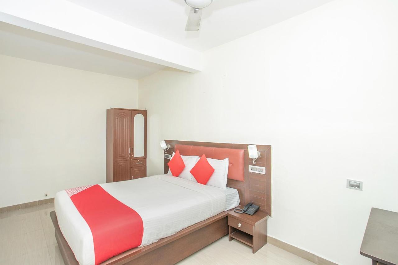 Oyo 13170 Victory Suites Bangalore Exteriör bild